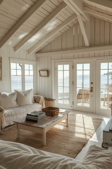 Small Beach House Interior, Coastal Farmhouse Design, Beach Cottage Ideas, Small Beach Houses, Cottage Beach House, Dream Beach Houses, Diy Beach, Beach Room, House Deck