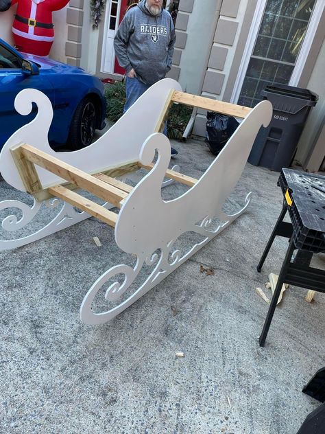 Build Santa Sleigh, Sleigh Parade Float, Diy Outdoor Sleigh Christmas Yard, Diy Santa Sleigh Outdoor, Santas Sleigh Diy Cardboard, Outdoor Christmas Wood Decorations, Grinch Sleigh Diy, Diy Sleigh Decoration, Christmas Sleigh Diy