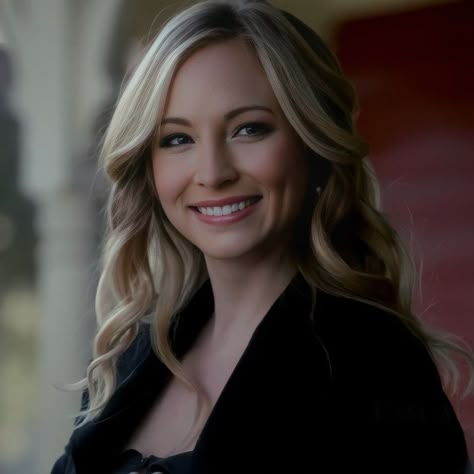 The Vampire Diaries Characters, Klaus And Caroline, Candice King, Caroline Forbes, Vampire Diaries The Originals, Girls Characters, Iconic Characters, Vampire Diaries, Beauty Women