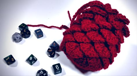 Diy Dice Bag, Diy Dice, Crochet Game, Dice Bags, Crocodile Stitch, Geek Crafts, A Game Of Thrones, Crochet Dragon, Dragon Egg