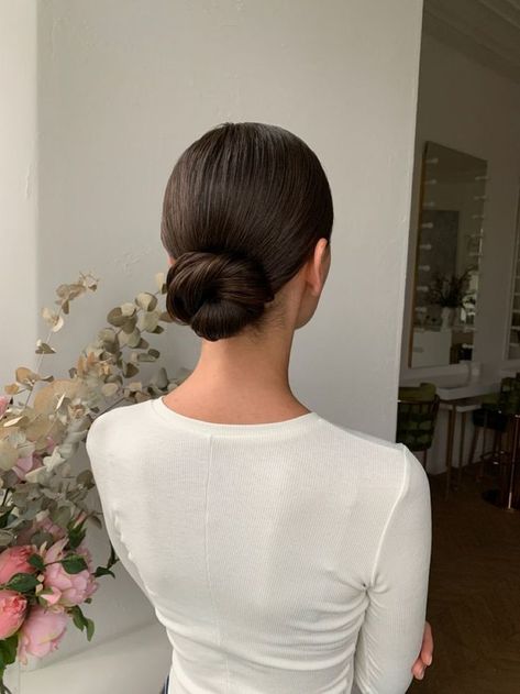 Bridal Hair Low Bun Classy, Short Bride Hairstyles With Veil, Bridal Hair Simple Bun, Low Bun Wedding Hair Strapless Dress, Dark Hair Bride Hairstyles, Bridal Low Bun Sleek, Timeless Wedding Hair Up Dos, Low Bun Bridal Hairstyles, Bridesmaid Sleek Bun