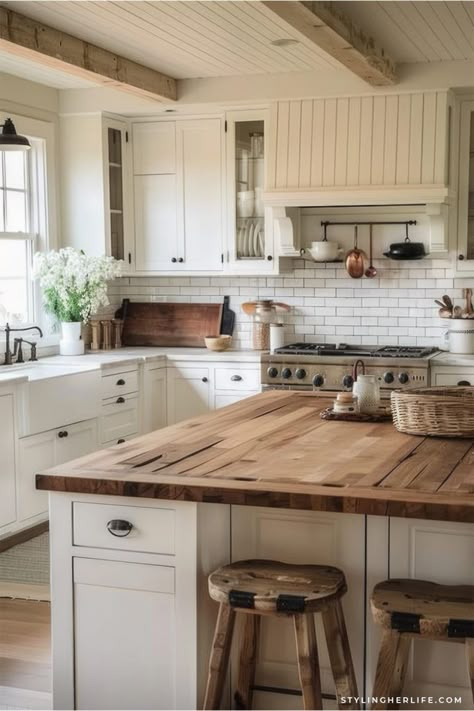 Southern Farmhouse Kitchen, Modern Country Kitchen Ideas, Simple Country Kitchen, Simple Farmhouse Kitchen, Kitchen 2025, Farmhouse Kitchen Countertops, White Kitchen Rustic, Modern Farmhouse Kitchen Ideas, Farmhouse Kitchen Designs