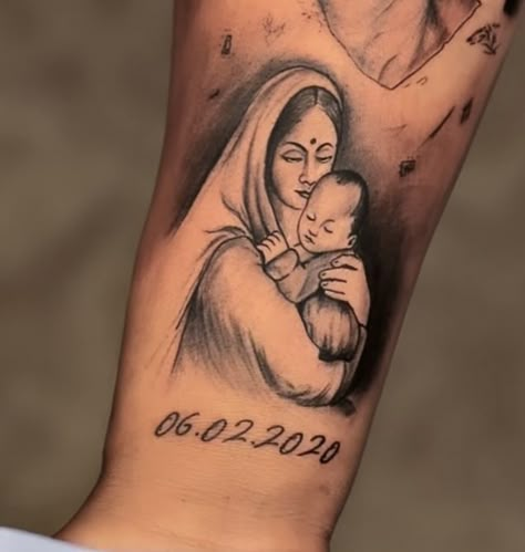 Baby Tattoo For Dads, Mom Son Tattoo, Parents Tattoo, Portrait Tattoo Ideas, Armour Tattoo, Medusa Drawing, Name Tattoo Design, Mom Dad Tattoo, Mom Dad Tattoo Designs