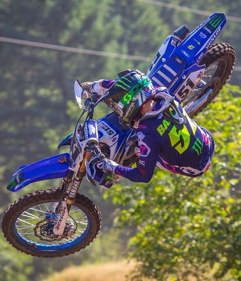 Motocross Photography, Bike Freestyle, Yamaha Dirt Bikes, Yamaha Motocross, Dirt Motorcycle, Freestyle Motocross, Dirt Bike Racing, Yamaha Motorcycle, Kawasaki Motorcycles