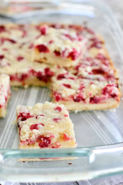 Easy Bar Cookie Recipes, Cranberry Bars Recipe, Cranberry Recipes Dessert, Fresh Cranberry Recipes, Blueberry Pie Bars, Easy Blueberry Pie, Cranberry Bread Recipes, Cranberry Bars, Cranberry Dessert