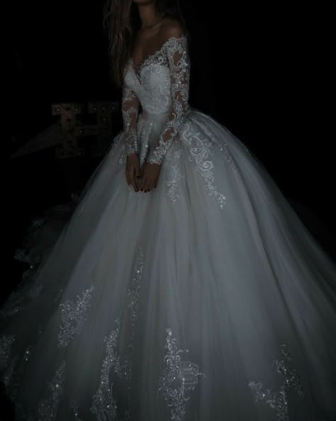 Wedding Dress Fairytale, Disney Fairytale Wedding Dress, Wedding Dresses Fairytale, Expensive Wedding Dress, Fairytale Wedding Dress, Wedding Dress Types, Wedding Dress Romantic, Dreamy Wedding Dress, Wedding Dresses Cinderella