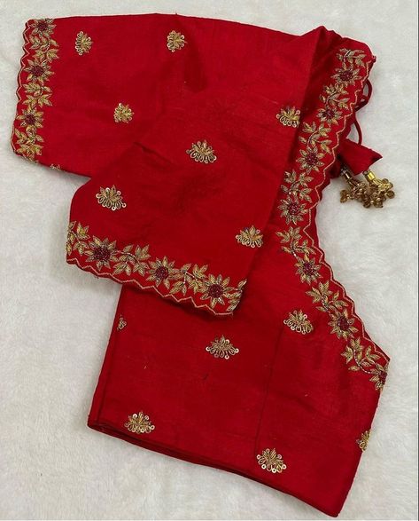 Pattu Saree Blouse Designs Maggam Work Simple, Maggam Work Blouse Designs Latest For Pattu Sarees Simple, Hand Blouse Design, Trending Blouse, Sleeveless Blouse Designs, Blouse Colour, Maggam Blouse, Silk Saree Blouse Designs Patterns, Blouse Designs High Neck