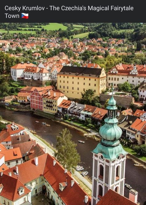 Urban Reference, Fairytale Town, Gap Year Travel, Cesky Krumlov, Move Abroad, Travel Wishlist, World Cities, Garden City, Beautiful Villages