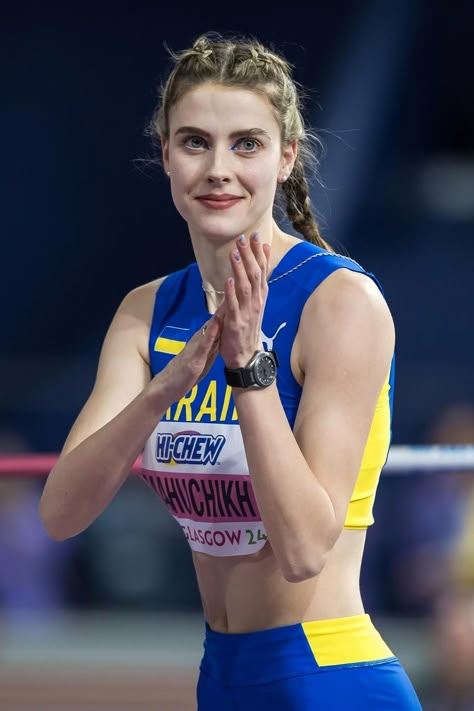 Yaroslava Mahuchikh (Ukraine) 🥈 High Jump • 2024 World Indoor Championships (Glasgow) #athletics High Jump Women, Sport Sketch, Woman Athlete, Kelly Lebrock, Athletics Track, Idf Women, Field Athletes, Hot Yoga Poses, Athletic Girl