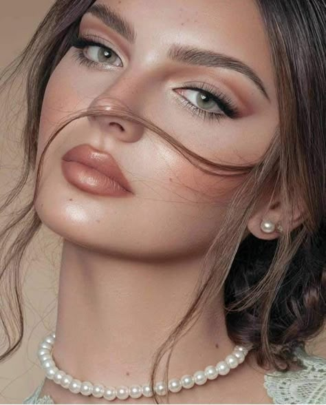 Makeup Pictures, Eye Makeup Tutorial, Makeup Routine, Maquillaje De Ojos, Makeup Inspo, Bridal Makeup, Makeup Inspiration, Wedding Makeup, Natural Makeup