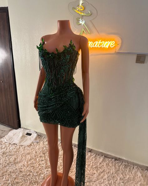 A custom birthday dress designed for my stunning client. 😍🔥 💚Have you booked yet? #prom2025 is Open!🪡 Having trouble finding custom dresses that flatter your body? All you need to do is bring your idea/inspiration & I’ll customize that into reality. @gechisignature is here to make you look fabulous. For inquiries, send a DM or Email📨 gechisignature@gmail.com Be sure to follow @gechisignature for more fashion tea😍watch us create magic 🪄 #promdressforsale #customdesigner #prom2025 #corsetdre... Luxury Dress Short, Sweet Sixteen Dresses Short, Short Birthday Dress, Short Dresses Party Night, Birthday Outfit For Teens, Gold Dress Short, Short Dresses Party, Bride Reception Dresses, Sweet Sixteen Dresses