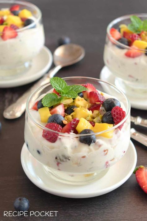 Fresh Fruit Cups, Fruit Salad With Yogurt, Get Rid Of Oily Skin, Skin Tightening Stomach, Best Fruit Salad, Vanilla Fruit, Dessert Parfait, Fresh Fruit Salad, Raspberry Fruit