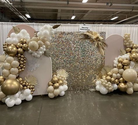 Make It Pop Balloon Co on Instagram: "Occasionally I get to put together a display exactly how I want it! From backdrops, colors, florals and all the things 🤩 It’s fun to just let myself create. Also I would be remiss if I didn’t give a shout out to my sister @amn42 . She came from home, which is 3 hrs away, to help me prep, install, be at the wedding show and then tear down! Also my hubby who rented a U-haul, loaded it, drove it to Seattle, unloaded it and then dropped it back off. So gratefu Wedding Balloon Wall, Prom Backdrop Ideas, Wedding Balloon Backdrop, Backdrop Design Ideas, Outdoor Decorations Ideas, Balloon Wall Backdrop, Prom Decorations, Prom Backdrops, Golden Birthday Parties