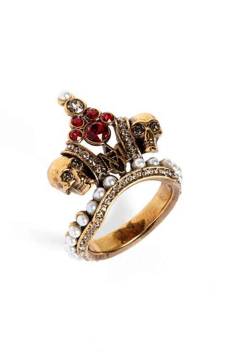 Alexander McQueen Crown Skull Statement Ring Interesting Wedding Rings, Mcqueen Jewelry, Alexander Mcqueen Ring, Jewelry Rings Gold, Skull Wedding Ring, Gothic Engagement Ring, Skull Engagement Ring, Yellow Gold Cocktail Ring, Black Diamond Engagement Rings