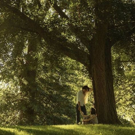 사진 촬영 포즈, Style Photo, Photo Couple, Couple Shoot, The Grass, Nature Aesthetic, Couple Aesthetic, Hopeless Romantic, Two People