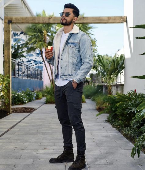 Jose Zuniga Outfits, Jose Zuniga, Trucker Jacket Outfit, Denim Jacket Men Outfit, Teaching Mens Fashion, Denim Jacket Outfits, Dapper Outfit, Look Festival, Denim Jacket Outfit