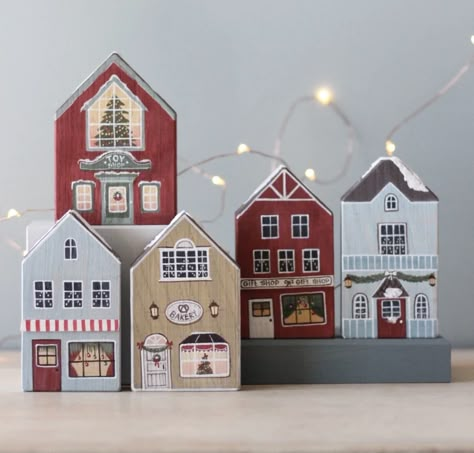 Wooden Christmas Village Houses, Wooden Christmas Village, Odin Parker, Room Decor Christmas, Small Wooden House, Diy Christmas Village, Wood Block Crafts, Pottery Houses, Wood Houses