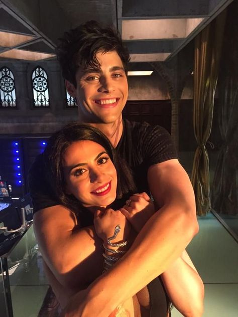 Alec and Isabelle Lightwood // SHADOWHUNTERS tv show. Shadow Hunters Cast, Shadowhunters Tv Series, Malec Shadowhunters, Harry Shum Jr, Shadowhunters Cast, Shadowhunters Tv Show, Cassandra Clare Books, Jace Wayland, Shadowhunters Malec