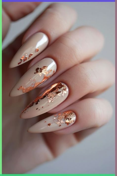 Autumn Nails With Glitter, Fall Nails Ideas Autumn Glitter, Foil Fall Nails, Nails Design Fall 2024, Autumn Sparkle Nails, Nail Ideas For Fall Autumn, Copper Foil Nails, Nail Autumn Design, Autumn Nails 2024 Trends