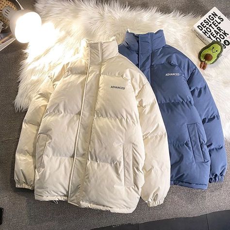 Winter Necessities, White Winter Jacket, Sweatshirt Street Style, Korean Jeans, Cold Fashion, Bubble Coat, Streetwear Winter, Thick Coat, Street Sweatshirt