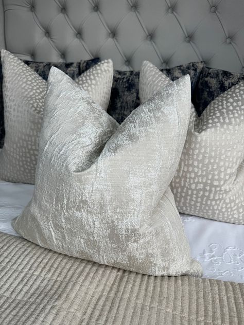 Luxury Pillow Cushion Cover Champagne Silver Shim Pillow Cover, Luxury Pillow Cover CURICO Ashley Wilde Fabric Worldwide Shipping - Etsy Luxury Pillow, Shimmer Fabric, Silver Pillows, Bedroom Stuff, Luxury Pillows, Grey Pillows, Metallic Yarn, Modern Pillows, Cute Home Decor