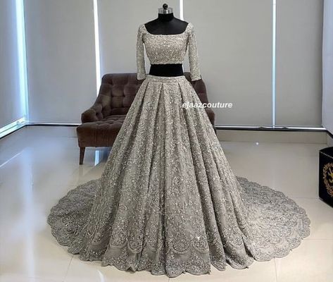 Marrige Lengha, Sister Mehndi, Walima Brides, Silver Lehenga, Long Skirt Top Designs, Heavy Lehenga, Indian Wedding Gowns, Lehenga Saree Design, Reception Outfit