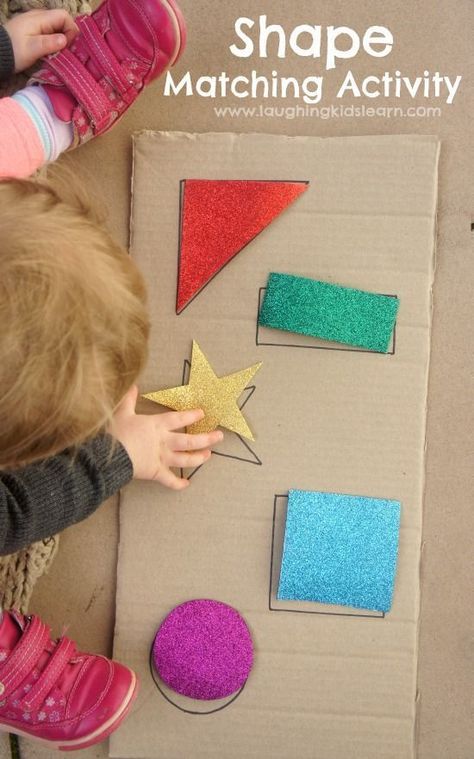 DIY shape matching activity for kids. Great for toddlers and preschoolers. #learningshapes #toddlers #toddler #preschooler #preschool #earlyyears #diygames #homemadegame #teachers #shapes #matchingactivity Shape Puzzle, Learning Shapes, Puzzles For Toddlers, Shapes Activities, Shape Puzzles, Toddler Learning Activities, Toddler Fun, Montessori Activities, Toddler Learning