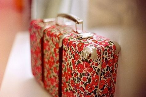 pretty luggage Hey Ho Lets Go, Liberty Love, Floral Cases, Vintage Suitcase, Vintage Luggage, London Calling, Liberty Print, Pack Your Bags, Floral Fashion