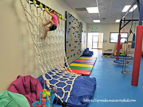 Sensory Kids Room, Sensory Playroom, Kids Play Area Indoor, Preschool Classroom Organization, Sensory Gym, Gym Architecture, Commercial Indoor Playground, Planning School, Indoor Playroom