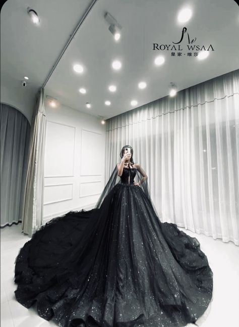 Black Quince Dress, Gowns Aesthetic, Black Wedding Gowns, Black Ball Gown, Cape Wedding Dress, Wedding Dresses Cinderella, Gowns Dresses Elegant, Princess Ball Gowns, Glamour Dress