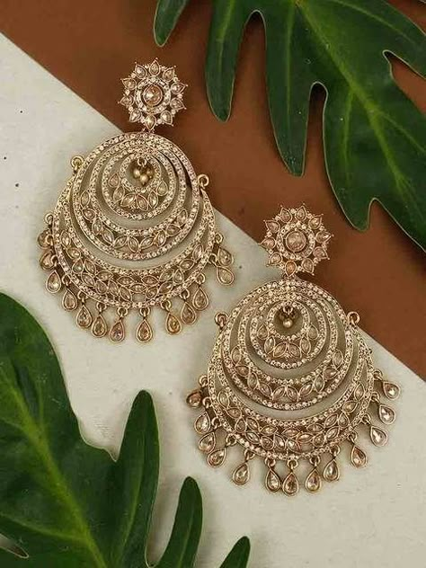 Earrings For Indian Dresses, Heavy Indian Earrings, Saree Jewellery Earrings, Heavy Earings Design, Pakistani Jewelry Earrings, Ethnic Jewelry Indian, Indian Earrings Jhumka, Gold Indian Earrings, Desi Earrings