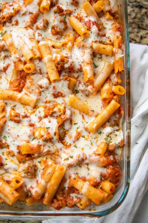 Pasta Recipes Ziti, Ziti Recipes No Ricotta, Easy Ziti Bake, Baked Ziti With No Ricotta, Best Baked Ziti Recipe Ground Beef, Baker Ziti Easy Recipes, Easy Baked Ziti With Italian Sausage, Best Ziti Recipe, Large Pasta Dishes For A Crowd