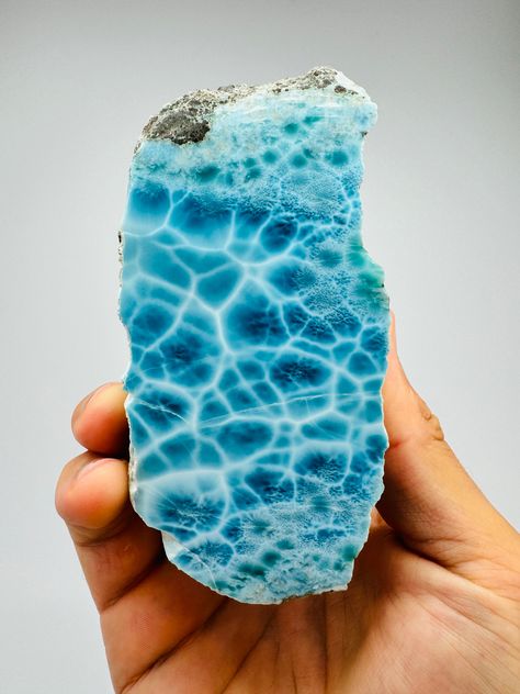 This is our latest, best of the best Fractal & Super Blue Larimar! A poetry of deep blue hues and striking Larimar patterns. Gently cut and mirror polished. Fractal & Super Blue, very rare to find in this size and quality! This Larimar is very healthy and can be further processed into any items of your wish. Astonishing display piece and of course a meditation, healing and protection stone.  This Larimar specimen is a joy to behold. The weight is 1,007 g (2.44 lbs; 39 oz) 🏅 As the officially re Larimar Stone, Rare Stone, Meditation Stones, Sticks And Stones, Protection Stones, Minerals And Gemstones, Rocks And Gems, Best Of The Best, Gems And Minerals