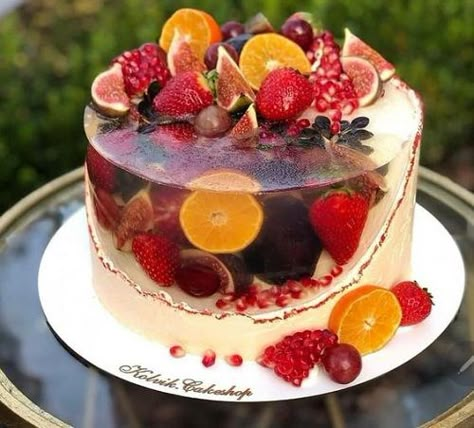 Fruit Birthday Cake, Fruit Cake Design, Fresh Fruit Cake, Jelly Desserts, Jello Cake, Fruitcake Recipes, Baked Fruit, Jelly Cake, Amazing Cake