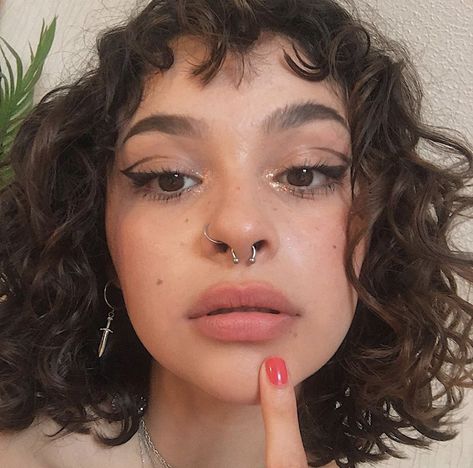 Septum Piercing With Nose Ring, Dream Piercings, Cute Nose Piercings, Piercing Inspo, Face Piercings, Nose Piercings, Cute Piercings, Favorite Makeup, Septum Jewelry