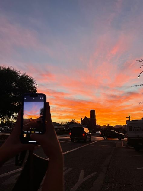 Sunset Posts Insta, Taking Picture Of Sunset, Taking Pictures Of Sunset, Views Instagram Story, Sunset Pictures Instagram Story, Juliet Core, Sky Pictures Sunset, Pretty Sky Pictures, Instagram Story Sunset