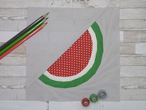 Watermelon Quilt, Fpp Quilt, Pattern Sleeve, Question Marks, Paper Piercing, Foundation Paper Piecing Patterns, Fruit And Veggie, Embroidery Download, Embroidery Blanks