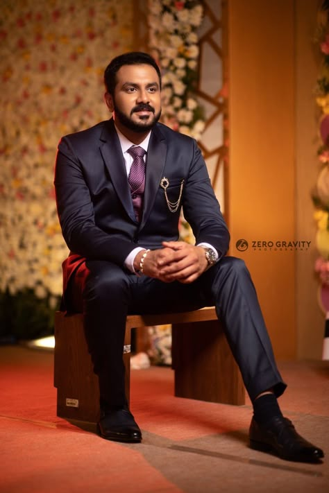 Groom Poses Indian Wedding Suit, Groom Engagement Poses, Men Single Poses, Groom Suit Poses, Indian Groom Poses Portraits, Boys Single Poses Wedding, Groom Sitting Poses, Groom Shoot Poses, Groom Poses Indian Wedding