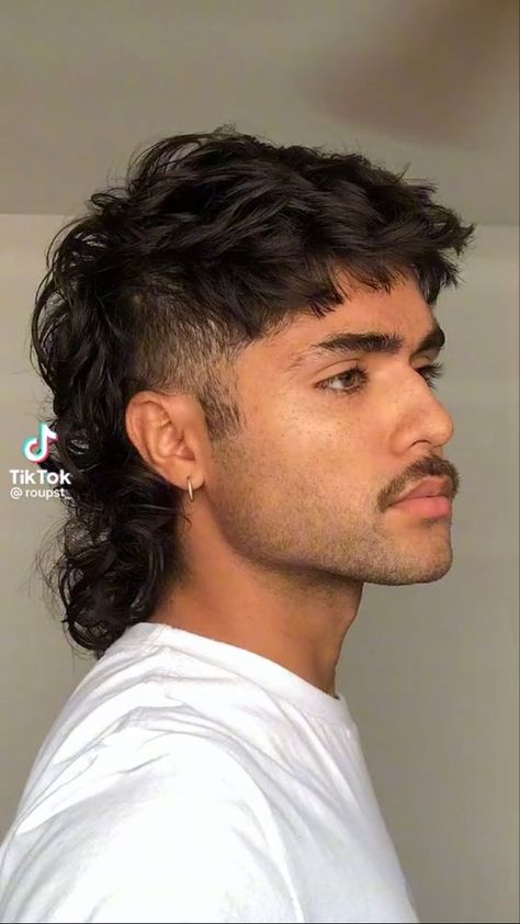 Wolf Cut for Men: 10 Styles for the Modern Man Modern Mullet Haircut, Men Haircut Curly Hair, Mullet Haircut, Mens Hairstyles Thick Hair, Wavy Hair Men, Modern Mullet, Hair Inspiration Short, Men Haircut Styles, Punk Hair