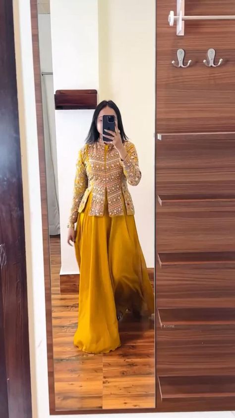 Haldi Dress Ideas, Haldi Dress, Haldi Outfits, Function Dresses, Lehenga Designs Simple, Anarkali Dress Pattern, Fancy Sarees Party Wear, Style Guru, Casual Fridays