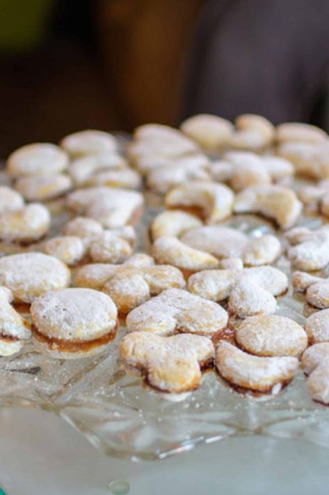 Christmas is closely associated with spending time with your family, sharing gifts and love, and reminiscing on fond memories from your childhood. One thing that can especially trigger those memories is the smell of just-baked traditional Christmas cookies coming from the kitchen. In many households, these are usually gingerbread cookies, spreading their sweet and spicy ...