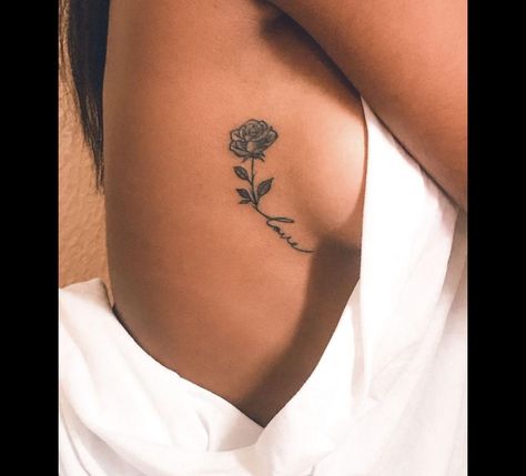 Rose Tattoos Placement, Butterfly Tattoo On Hips, Roses On Ribs Tattoo, Rib Rose Tattoos For Women, Mini Tattoos Butty, Rose Side Tattoos Women Ribs, Rid Tattoo Women, Tat Under Breast, Small Rose And Butterfly Tattoo