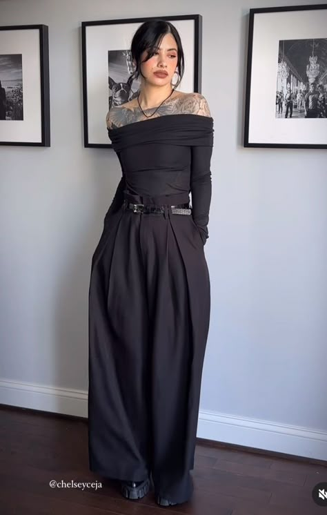 Sleek Goth Fashion, All Black Maximalist Outfit, Gothic Glam Aesthetic, Elegant Alternative Style, Goth Outfits For Women Over 40, Minimal Goth Aesthetic, Old Money Gothic Outfits, Sophisticated Goth Outfits, Plus Size Dark Feminine Outfits