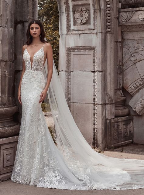 Calla Blanche, Fishtail Wedding Dress, Dresses For Pregnant Women, Sparkly Wedding Dress, Dress Train, Sparkly Wedding, Bridal Elegance, Mermaid Wedding Dresses, Dream Wedding Ideas Dresses