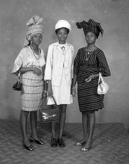 Fashion From The 50s, 60s & 70s - Fashion - Nigeria Seydou Keita, Raisin In The Sun, Vintage Africa, 60s 70s Fashion, Black Glamour, Vintage Black Glamour, Three Women, Look Retro, Nigerian Styles