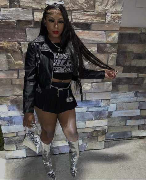 Birthday Outfit With Boots, Metallic Skirt Outfit Black Women, Silver Boots Outfit Black Women, Rapper Concert Outfit Ideas, Silver Skirt Outfits, Birthday Dinner Outfits, Metallic Skirt Outfit, Black And Silver Outfits, Homecoming Fits