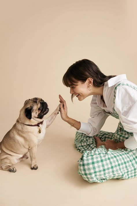 Pet With Owner, Pet Fashion Photography, People And Pets, Branding Photos With Dog, Dog Portraits Photography Studio, Dog Studio Photoshoot, Pet Product Photography, Dog Instagram Ideas, Dog Photoshoot Ideas With Owner