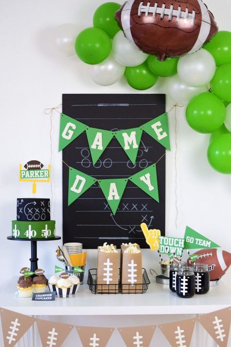 Looking to throw the ultimate game day party? Then you’re going to need some kick ass decorations! In today’s post, I’m sharing 20 awesome game day party decor ideas that are sure to take your party to the next level. I’m sharing everything from centerpieces, wall decor, table setups, food displays, and more as well as my top finds from around the web to help you recreate these decorations for your party. Tap or click to keep reading! Super Bowl Party Decorations, American Football Party, Football Themed Party, Superbowl Party Decorations, Football Cake Toppers, Super Bowl Decorations, Sports Cakes, Football Party Decorations, Football Baby Shower