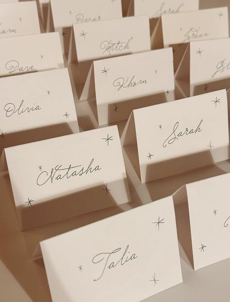 Brunch Place Cards, Paper Place Cards Wedding, French Inspired Wedding Reception, Celestial Place Cards, Dinner Party Placecards, Cute Event Ideas, Christmas Wedding Name Cards, Place Cards Dinner Party, Handmade Place Cards