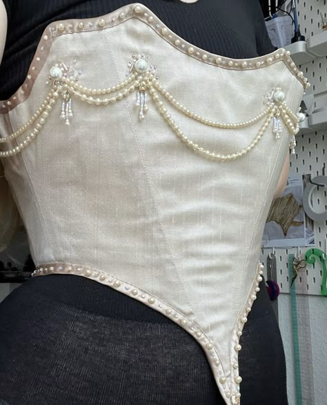 Beading Designs On Corset, Corset With Beads, Seashell Corset, Corset With Pearls, Haute Couture Corset, Pearls Corset, Ceramic Corset, Pearl Corset Top, Types Of Corsets